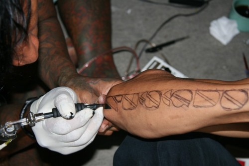 Sableng tattoo in Amed, Bali (tatouage balinais) (3)