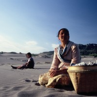 2001 : Whispering Sands (Pasir Berbisik) - Nan Achnas
