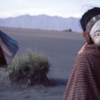 2001 : Whispering Sands (Pasir Berbisik) - Nan Achnas