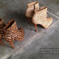 Collection Niluh Djelantik - Bottines léopard à talons par Niluh Djelantik