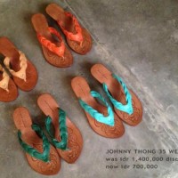 Collection Niluh Djelantik - Tongs en cuir tressé par Niluh Djelantik