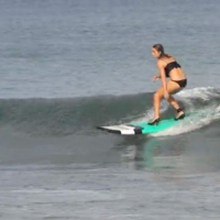 Surf en talons aiguilles à Bali 2