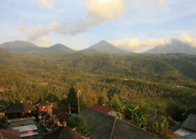 Munduk-Bali-Natasha von Geldern