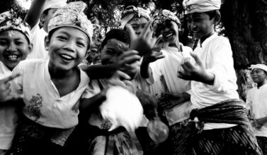 Les sourires de Bali "Saraswati Upacara" © Damien Menage, MD Photography - Denpasar (Bali, Indonésie) - 2010.