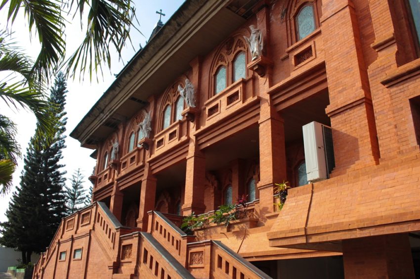 La cathédrale de Denpasar, le catholicisme à la balinaise