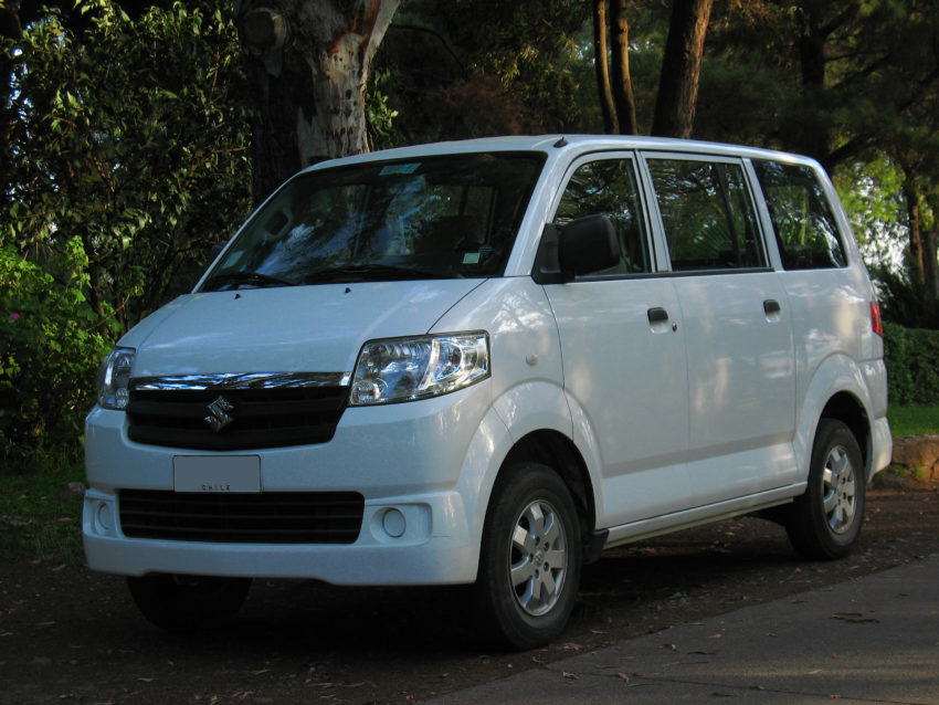 Suzuki_APV_1.6_GL_Van_2011_(13859153484)