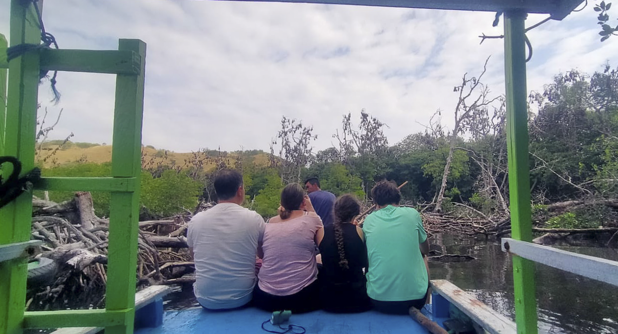 Explorer Flores en famille - 12 jours d'aventure sur l-île et une croisière à Komodo avec Agus Yudiarta guide francophone en Indonésie-18 flores indonesie